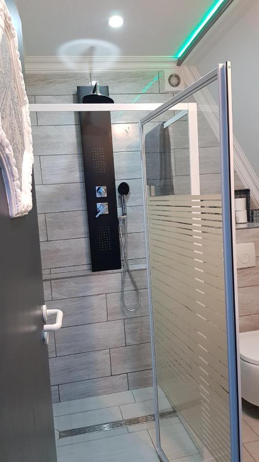 Le Petit Luxembourg Apartment Montignies-sur-Sambre Luaran gambar